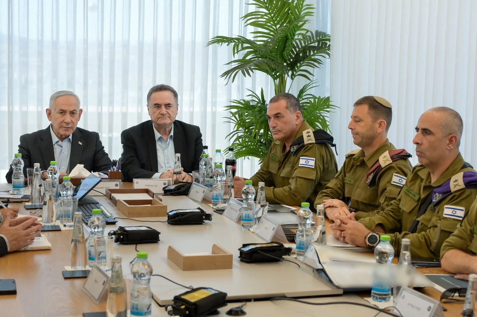 ראש הממשלה בנימין נתניהו בהערכת מצב ביטחונית בפיקוד המרכז