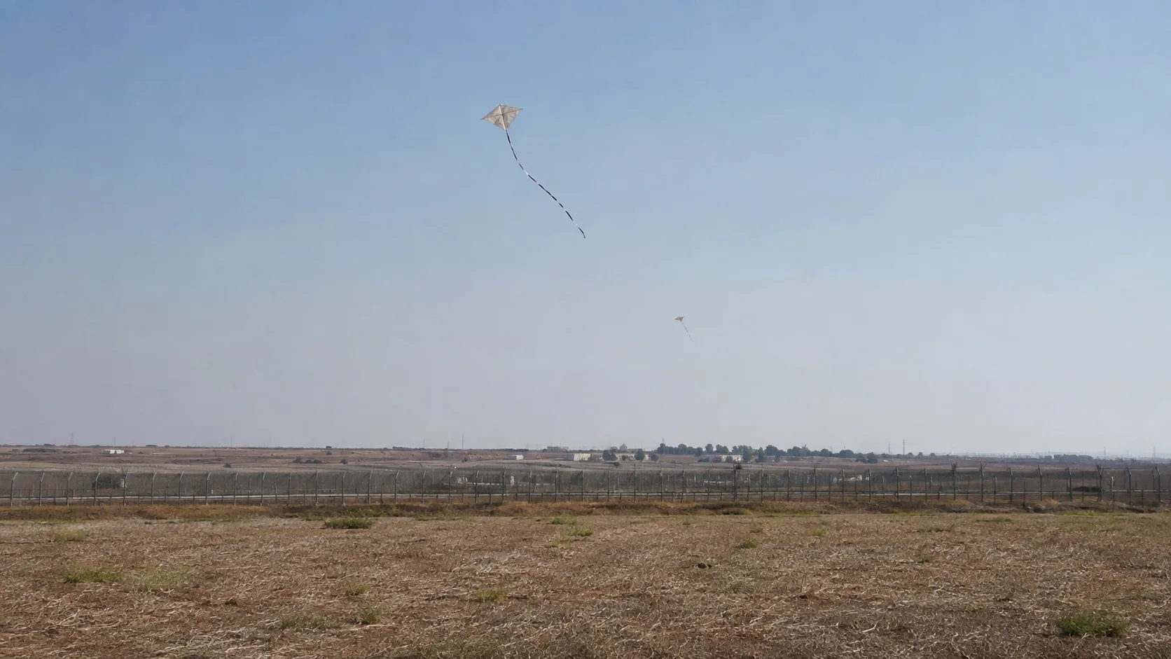 עפיפונים בשמי אזור גבול רצועת עזה