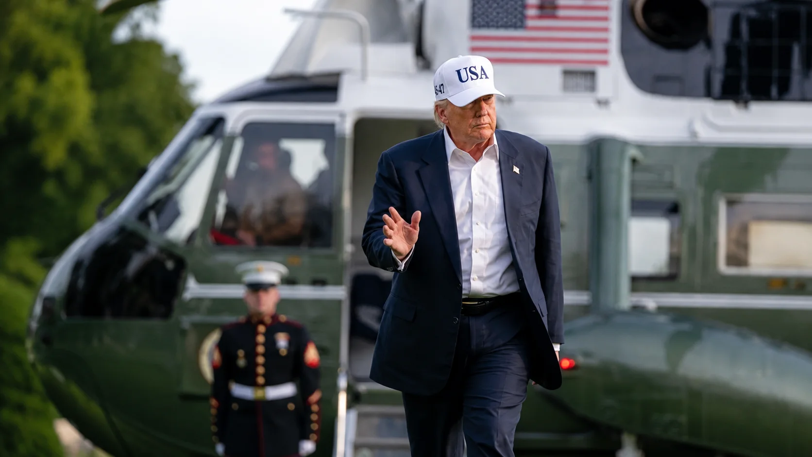 הנשיא טראמפ על מדשאות הבית הלבן